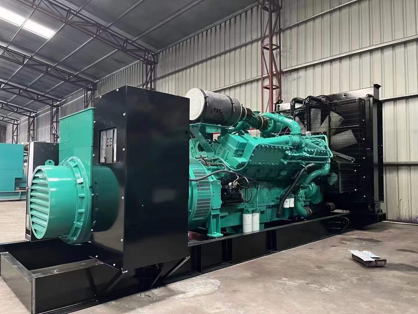 掇刀如何降低 800kW 柴油发电机输出电流的波动？